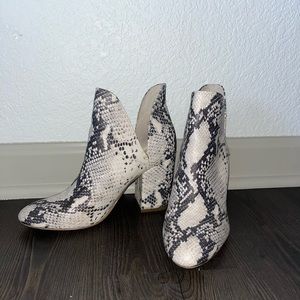 White/gray/black snakeskin Booties